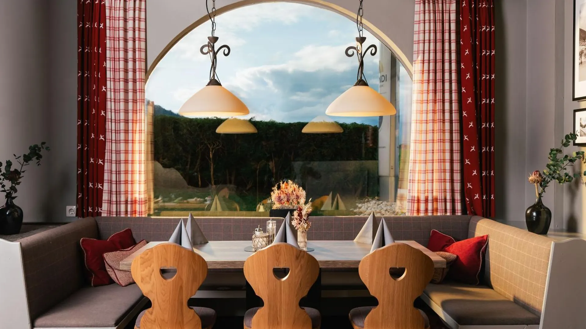 **** Апарт-отель Mondi Hotel Axams Австрия