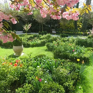 https://boutiquehotel-villa-sissi.saalbachhinterglemmhotels.com