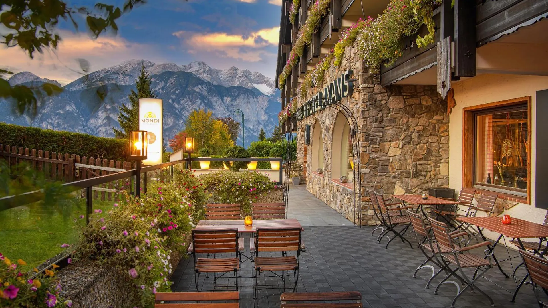Mondi Hotel Axams Apartmanhotel