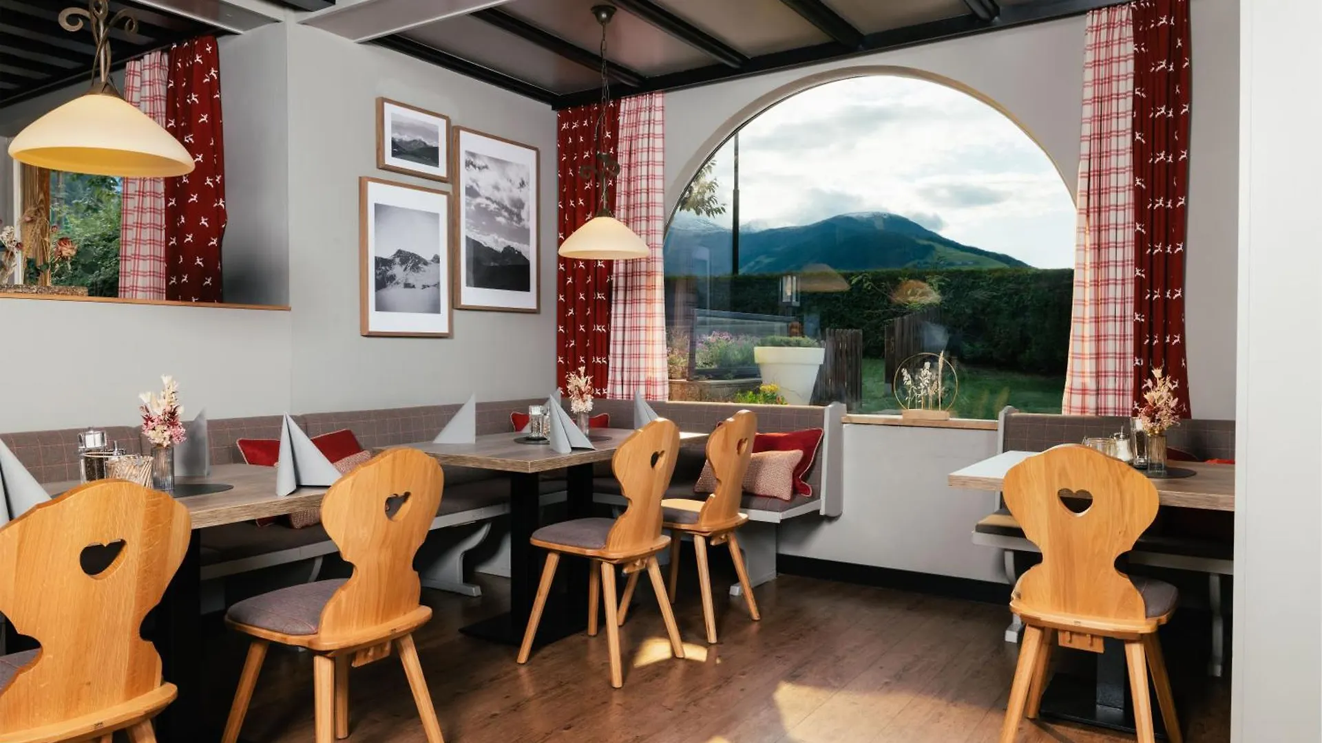 Mondi Hotel Axams Apartahotel